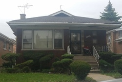 Pre-foreclosure in  S LINCOLN ST Riverdale, IL 60827