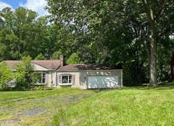 Pre-foreclosure in  STUMP RD Akron, OH 44319