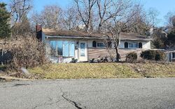 Pre-foreclosure in  FULTON ST Hancock, MD 21750
