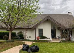 Pre-foreclosure in  FAIR MEADOW DR Arlington, TX 76012