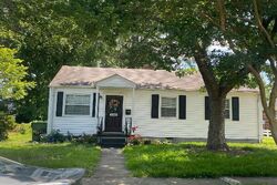 Pre-foreclosure in  SANGAMON AVE Norfolk, VA 23509