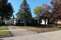 Pre-foreclosure in  OSMUS ST Livonia, MI 48152