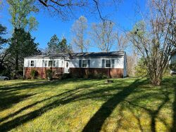  Parker Ln, Chester VA