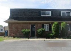 Pre-foreclosure in  GLENVIEW CIR Dillsburg, PA 17019