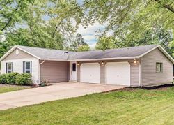 Pre-foreclosure Listing in MARSHA LN MARYLAND HEIGHTS, MO 63043