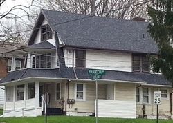 Pre-foreclosure in  EASTLAND AVE Akron, OH 44305