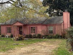 Pre-foreclosure in  MEADOWLARK DR Canton, MS 39046