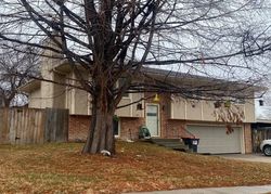 Pre-foreclosure in  MONTCLAIR DR Lincoln, NE 68521