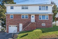 Pre-foreclosure Listing in ROCKLAND AVE LITTLE FALLS, NJ 07424