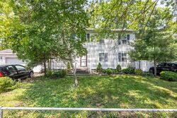 Pre-foreclosure in  NORFLEET LN Coram, NY 11727