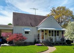 Pre-foreclosure in  N EASTVIEW PKWY Hamilton, OH 45011