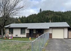 Pre-foreclosure in  COMMERCIAL ST Oakridge, OR 97463