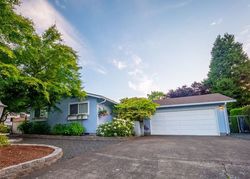 Pre-foreclosure in  ROWAN AVE Springfield, OR 97477
