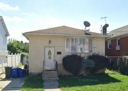 Pre-foreclosure in  PERSHING ST Staten Island, NY 10305