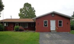 Pre-foreclosure in  CHOUTEAU PLACE RD APT B Granite City, IL 62040