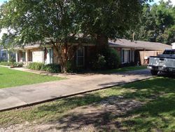 Pre-foreclosure in  LIRETTE ST Houma, LA 70360