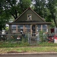 Pre-foreclosure in  DOUGLAS AVE Des Moines, IA 50313