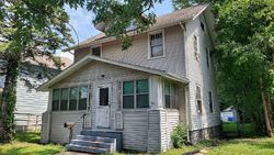 Pre-foreclosure in  LECLAIRE ST Davenport, IA 52803