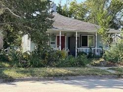 Pre-foreclosure in  10TH AVE SE Cedar Rapids, IA 52401