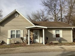 Pre-foreclosure Listing in WOLFLIN ST MOUNT VERNON, IN 47620