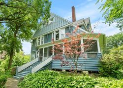Pre-foreclosure in  S LONGWOOD DR Chicago, IL 60643