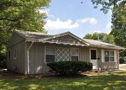 Pre-foreclosure in  KOEHN DR Danville, IL 61832