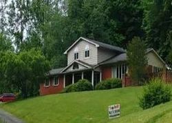 Pre-foreclosure in  EDGEWOOD DR Barbourville, KY 40906