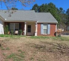 Pre-foreclosure in  BOWDEN LN Athens, GA 30606