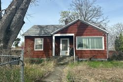 Pre-foreclosure in  8TH ST Clarkston, WA 99403