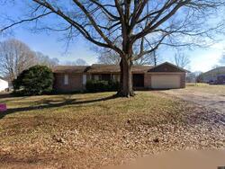 Pre-foreclosure in  CRESTWOOD DR Jackson, TN 38305