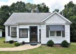 Pre-foreclosure in  BIG CYNTHIANA RD Evansville, IN 47720