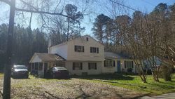 Pre-foreclosure in  COACHPOINT RD Hartfield, VA 23071