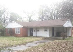Pre-foreclosure in  QUINCE RD Memphis, TN 38117