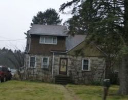 Pre-foreclosure in  OAK LN York, PA 17401