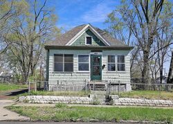 Pre-foreclosure in  W ANTOINETTE ST Peoria, IL 61605