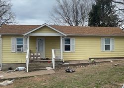 Pre-foreclosure in  MARY AVE Neosho, MO 64850