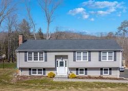 Pre-foreclosure in  HONEYCOMB LN North Haven, CT 06473