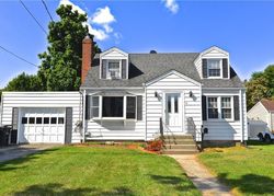 Pre-foreclosure in  HAYES DR Milford, CT 06460