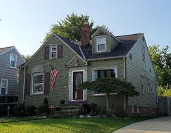 Pre-foreclosure in  WOODWAY AVE Cleveland, OH 44134