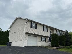 Pre-foreclosure in  SHARON DR Middletown, NY 10941