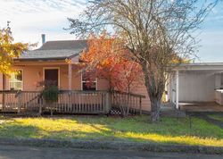 Pre-foreclosure in  NE HOLLIS ST Roseburg, OR 97470