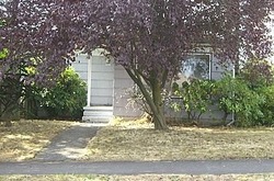 Pre-foreclosure in  NE 74TH AVE Portland, OR 97213