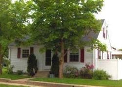 Pre-foreclosure Listing in NELSON ST RUMFORD, RI 02916