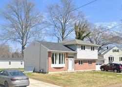 Pre-foreclosure in  CANTERBURY DR Pennsville, NJ 08070