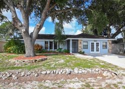 Pre-foreclosure in  BERKSHIRE DR Sarasota, FL 34241