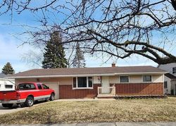 Pre-foreclosure in  ARMITAGE DR Monroe, MI 48162