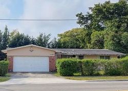Pre-foreclosure in  NE 4TH AVE Miami, FL 33161