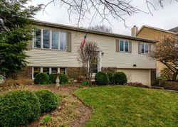 Pre-foreclosure Listing in OAKWOOD DR CARY, IL 60013
