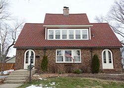 Pre-foreclosure in  CENTER ST Crystal Lake, IL 60014