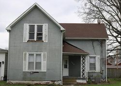 Pre-foreclosure in  MAPLE ST Collinsville, IL 62234
